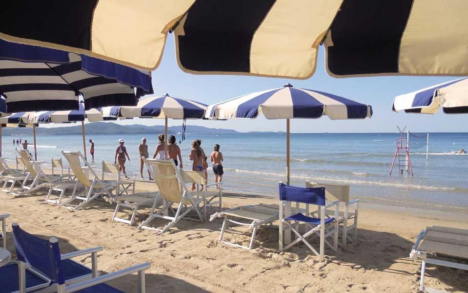 Hotel Ausonia Follonica Exterior photo