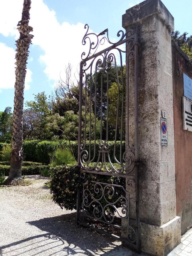 Hotel Ausonia Follonica Exterior photo