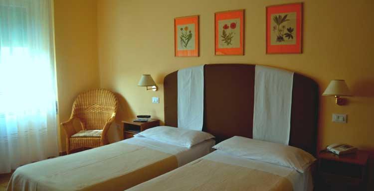 Hotel Ausonia Follonica Exterior photo