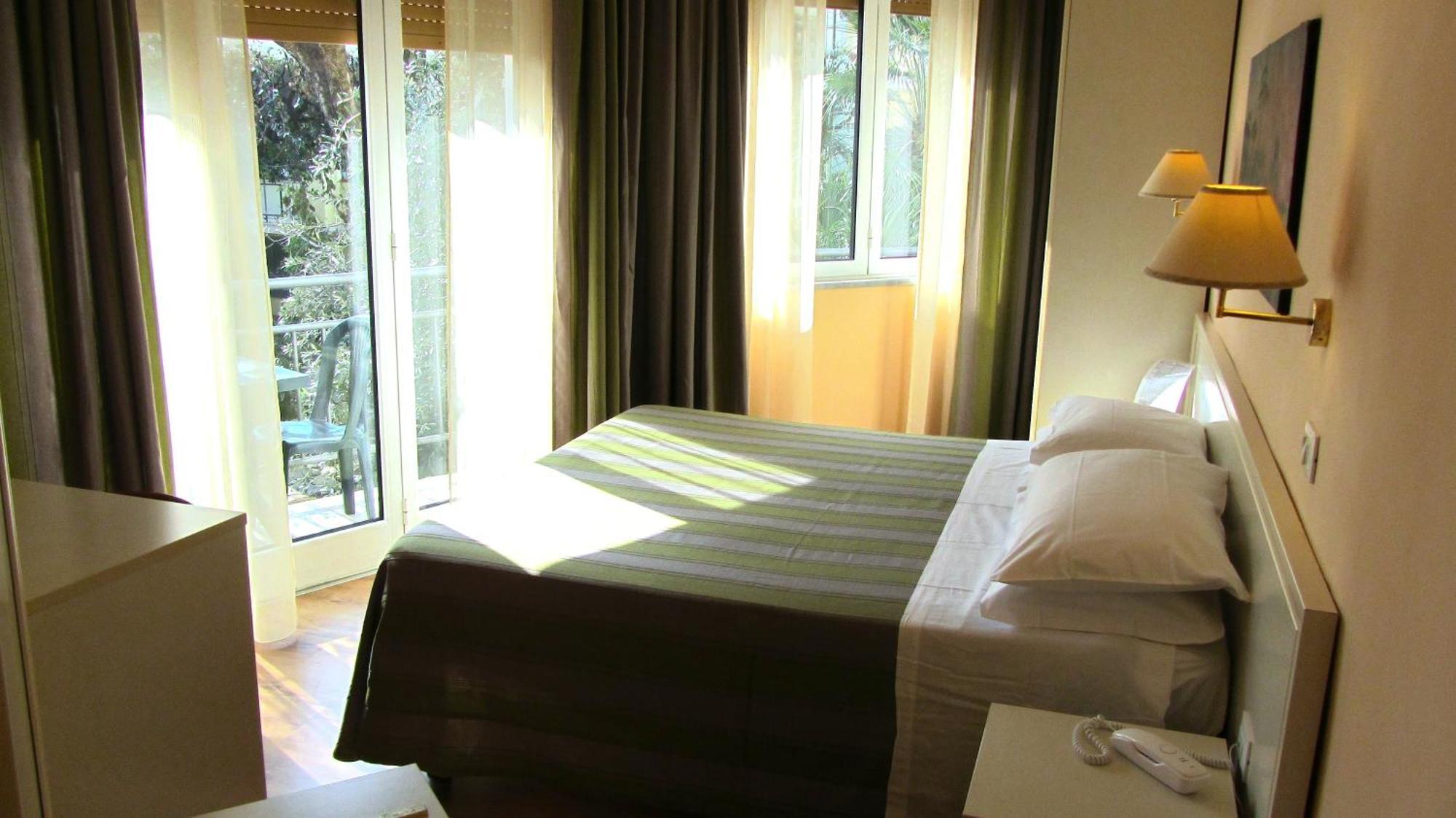 Hotel Ausonia Follonica Room photo